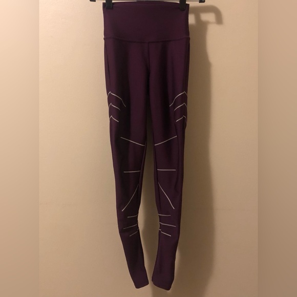 ALO High-Waist Airlift Sequence Reflective Leggings,Size-XXS,Color-Black Plum - Picture 5 of 8
